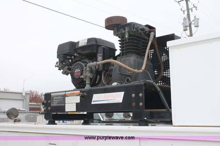 image for item H8402 2007 Ford F550 Super Duty XL service truck