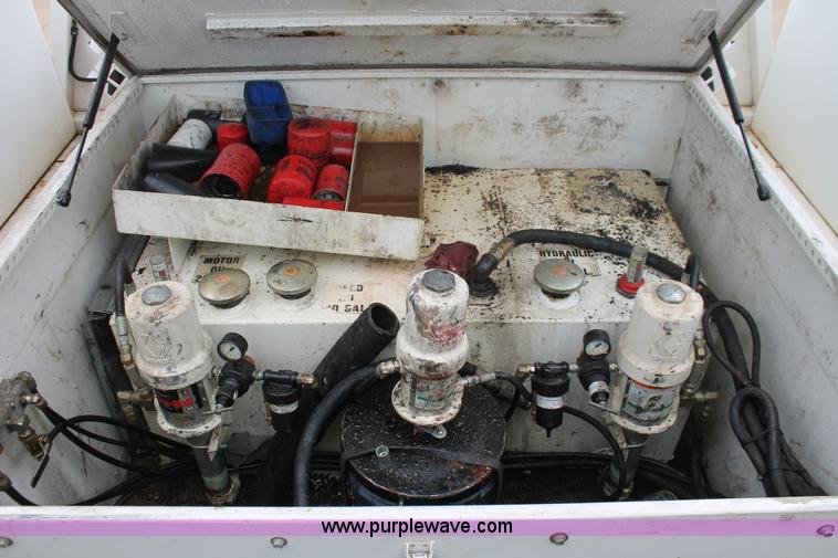 image for item H8402 2007 Ford F550 Super Duty XL service truck