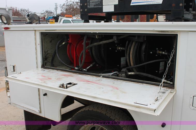 image for item H8402 2007 Ford F550 Super Duty XL service truck