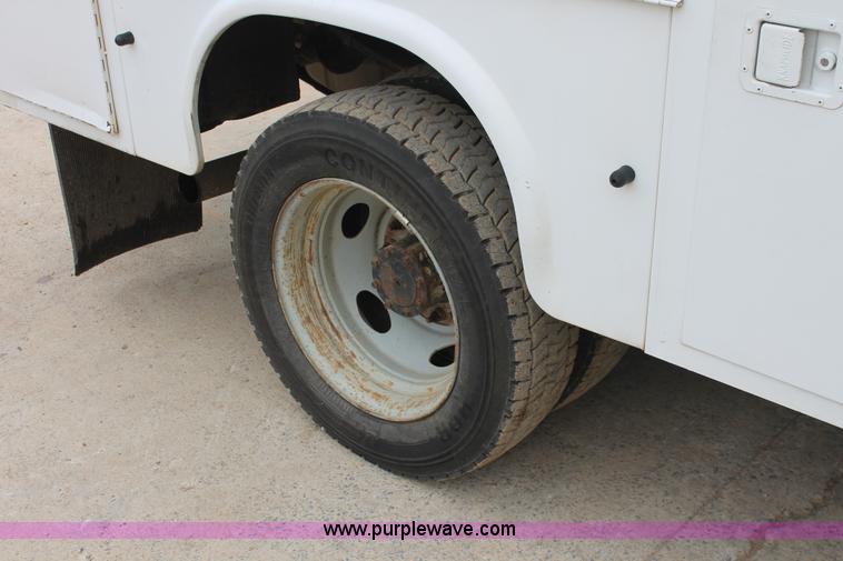 image for item H8402 2007 Ford F550 Super Duty XL service truck