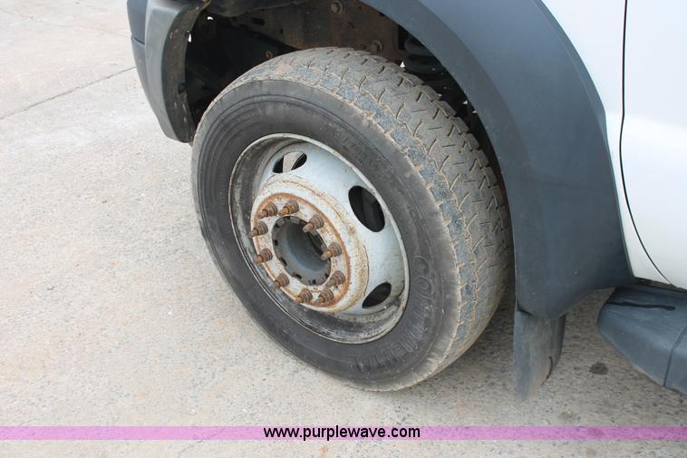 image for item H8402 2007 Ford F550 Super Duty XL service truck