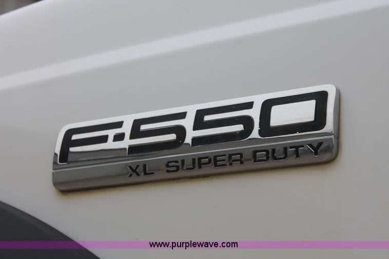 image for item H8402 2007 Ford F550 Super Duty XL service truck
