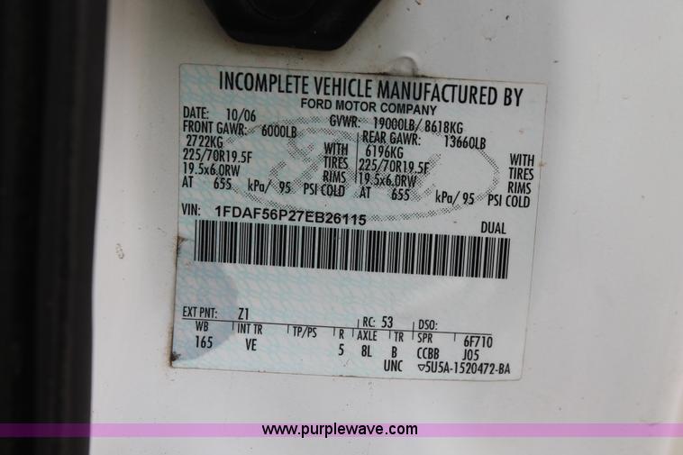 image for item H8402 2007 Ford F550 Super Duty XL service truck