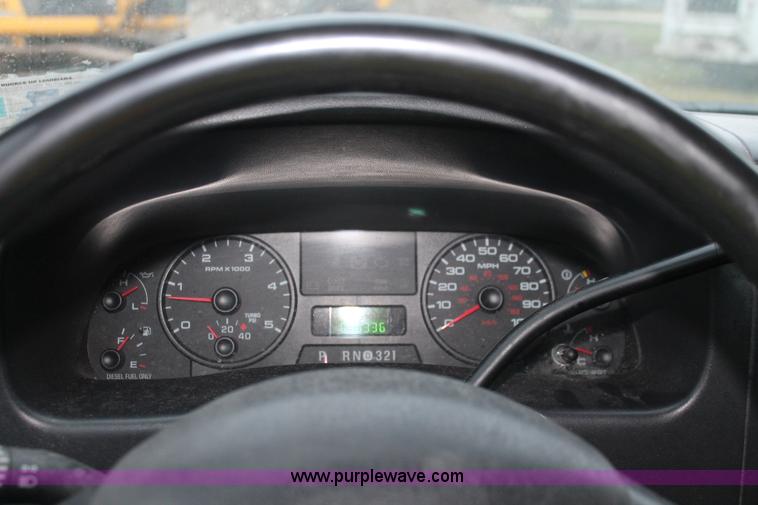 image for item H8404 2006 Ford F350 Super Duty XL service truck