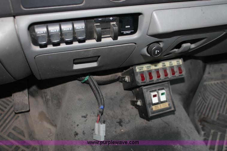 image for item H8404 2006 Ford F350 Super Duty XL service truck