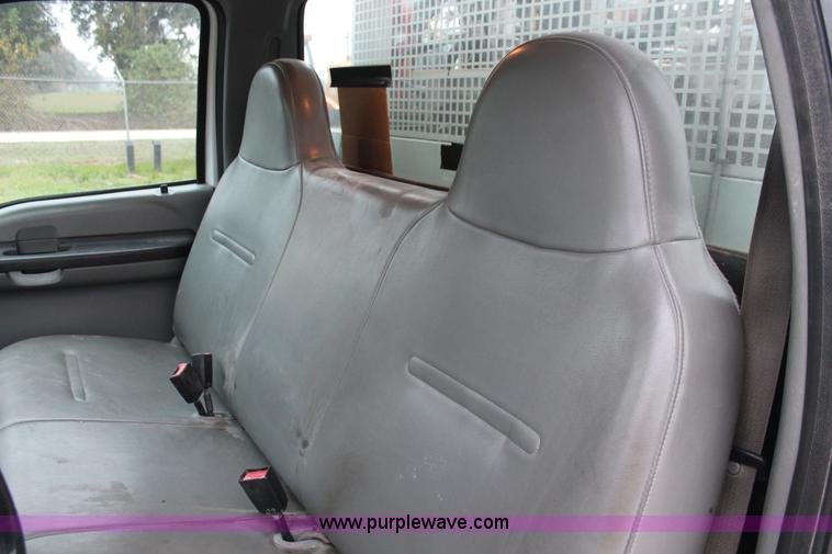 image for item H8404 2006 Ford F350 Super Duty XL service truck