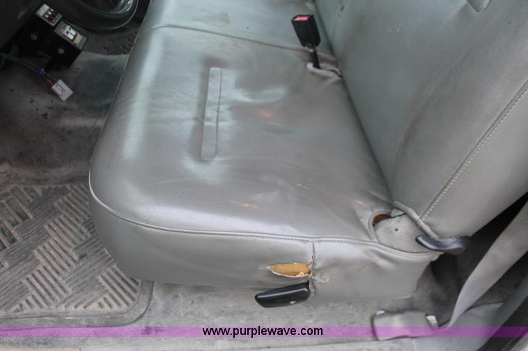 image for item H8404 2006 Ford F350 Super Duty XL service truck