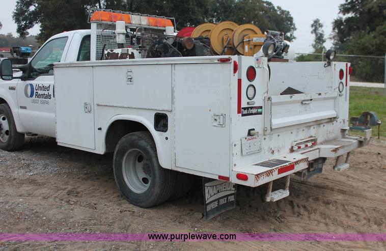 image for item H8404 2006 Ford F350 Super Duty XL service truck