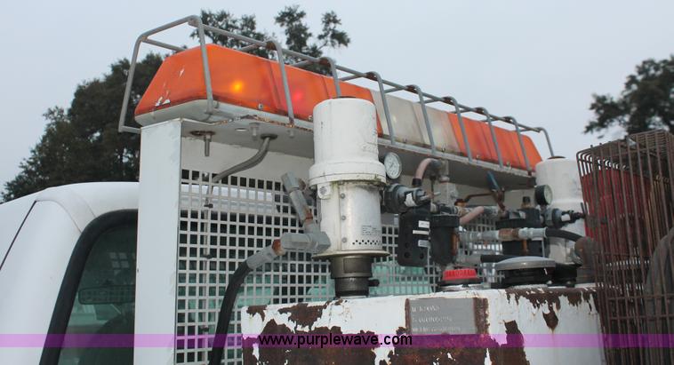 image for item H8404 2006 Ford F350 Super Duty XL service truck