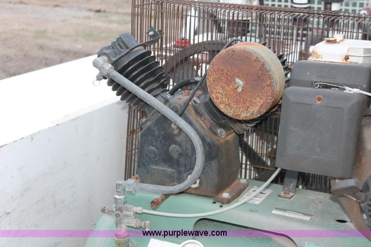 image for item H8404 2006 Ford F350 Super Duty XL service truck