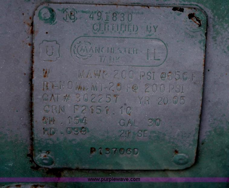 image for item H8404 2006 Ford F350 Super Duty XL service truck