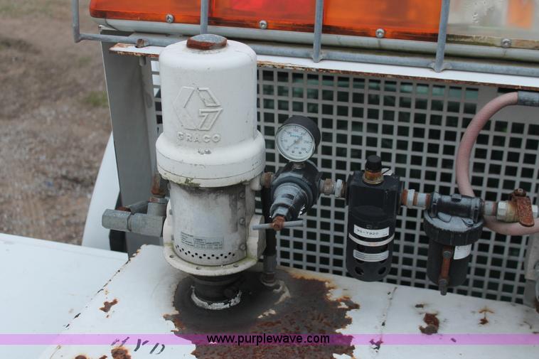 image for item H8404 2006 Ford F350 Super Duty XL service truck