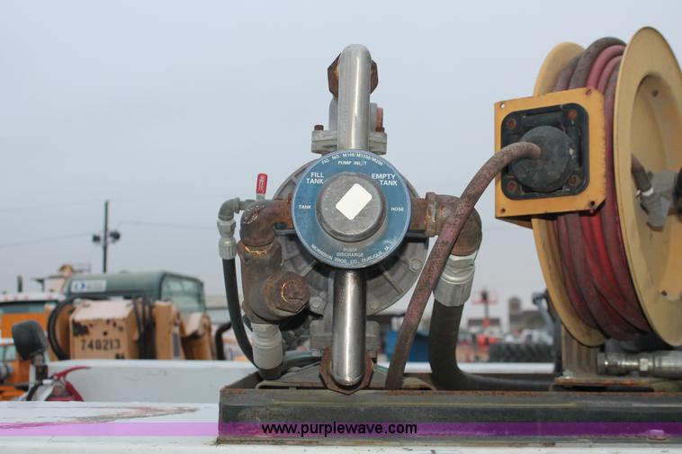 image for item H8404 2006 Ford F350 Super Duty XL service truck