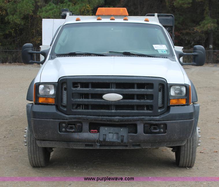 image for item H8405 2007 Ford F550 Super Duty XL service truck