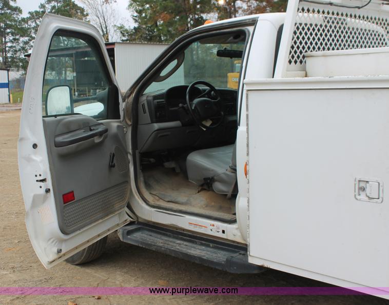 image for item H8405 2007 Ford F550 Super Duty XL service truck