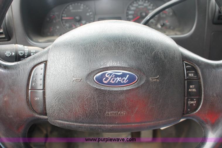 image for item H8405 2007 Ford F550 Super Duty XL service truck
