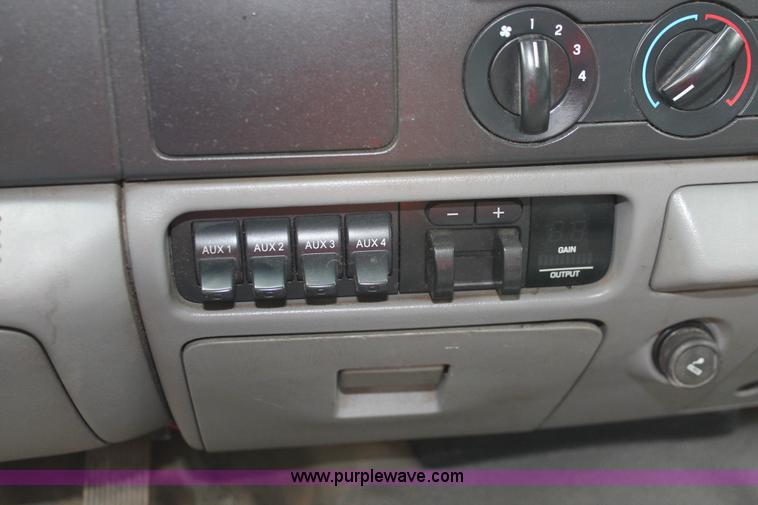 image for item H8405 2007 Ford F550 Super Duty XL service truck