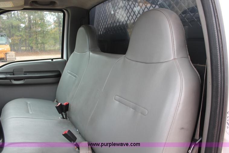 image for item H8405 2007 Ford F550 Super Duty XL service truck