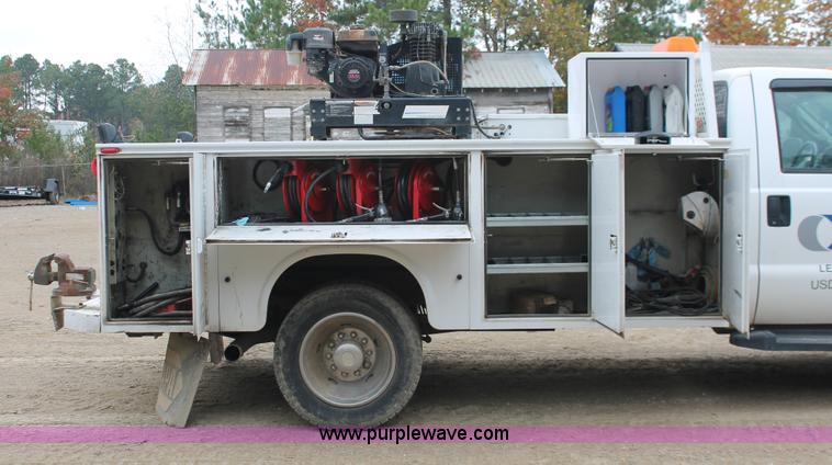 image for item H8405 2007 Ford F550 Super Duty XL service truck