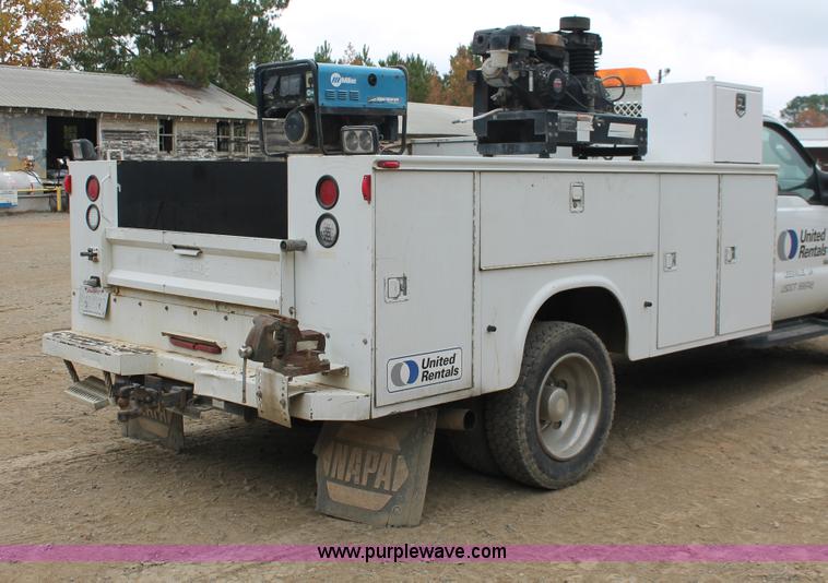 image for item H8405 2007 Ford F550 Super Duty XL service truck