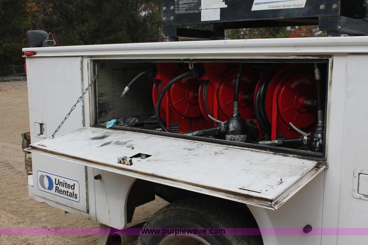 image for item H8405 2007 Ford F550 Super Duty XL service truck