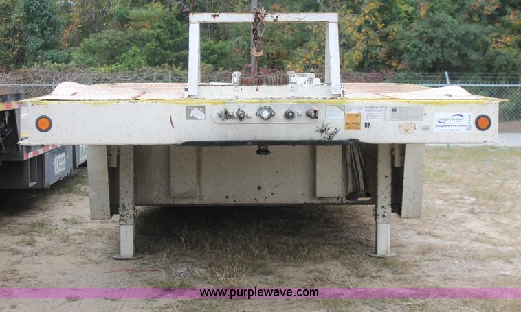 image for item H8406 2008 Trail King TK80HT Hydratail trailer