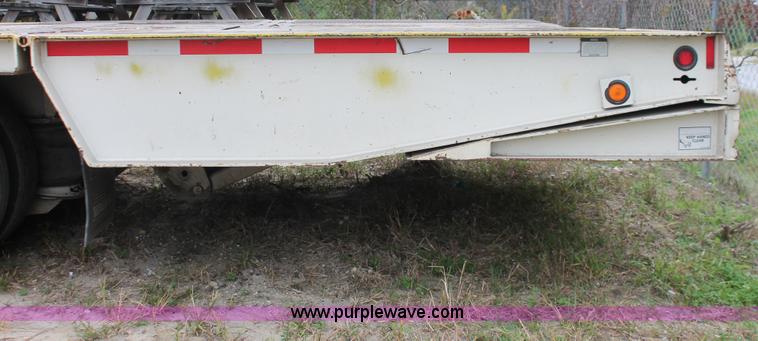 image for item H8406 2008 Trail King TK80HT Hydratail trailer