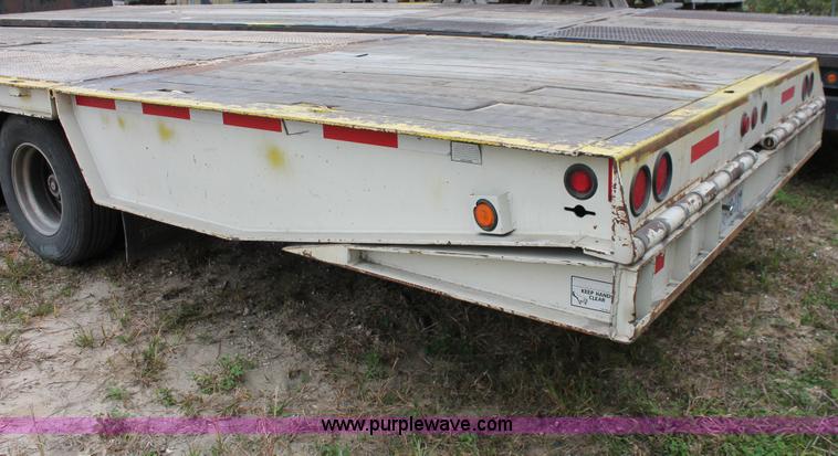 image for item H8406 2008 Trail King TK80HT Hydratail trailer