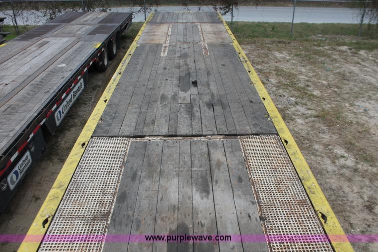 image for item H8406 2008 Trail King TK80HT Hydratail trailer