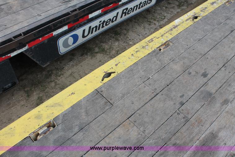 image for item H8406 2008 Trail King TK80HT Hydratail trailer