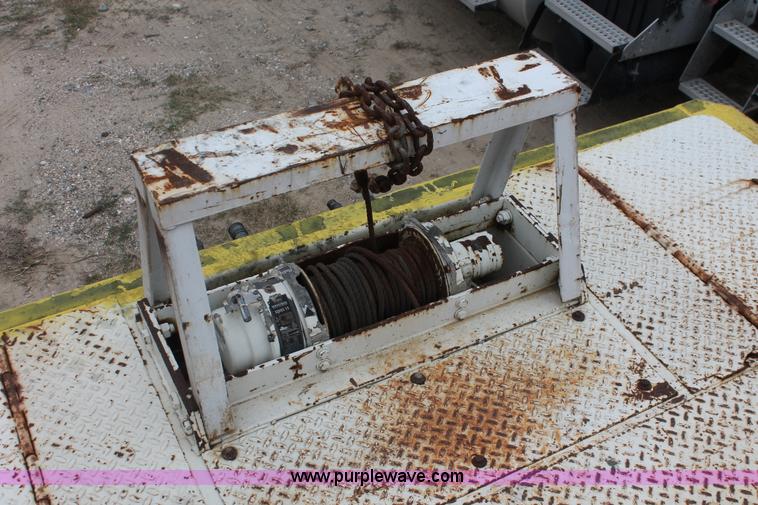 image for item H8406 2008 Trail King TK80HT Hydratail trailer