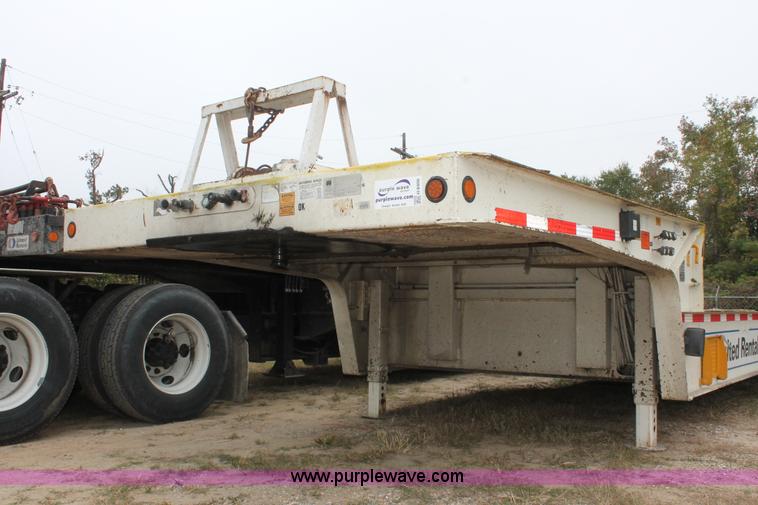 image for item H8406 2008 Trail King TK80HT Hydratail trailer