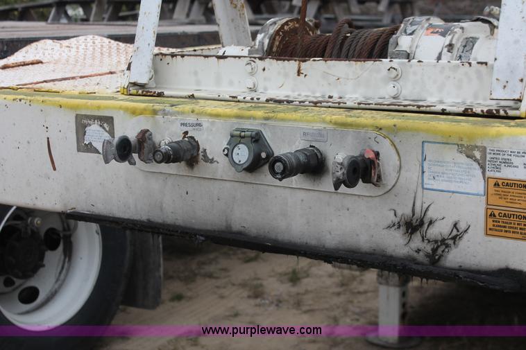 image for item H8406 2008 Trail King TK80HT Hydratail trailer