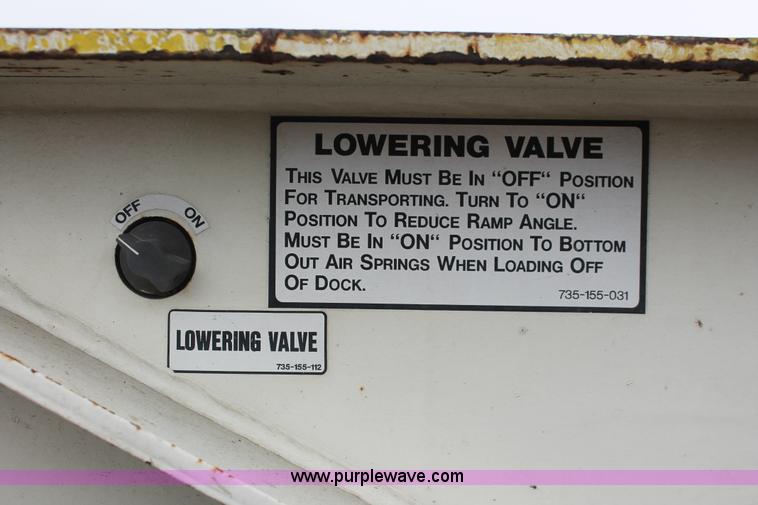 image for item H8406 2008 Trail King TK80HT Hydratail trailer