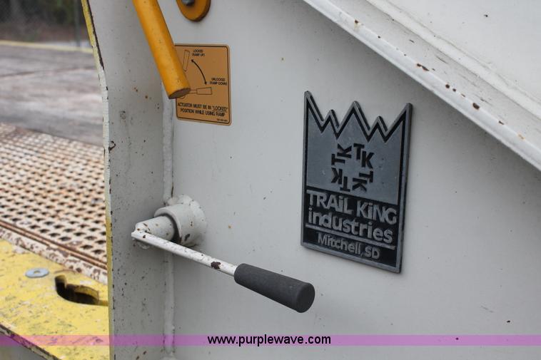 image for item H8406 2008 Trail King TK80HT Hydratail trailer