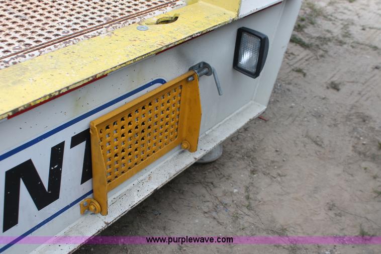 image for item H8406 2008 Trail King TK80HT Hydratail trailer