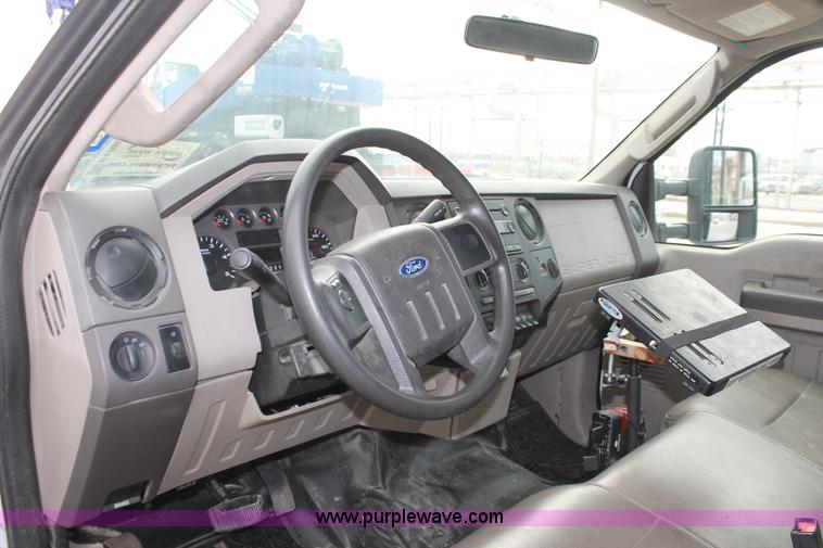 image for item H8408 2008 Ford F550 XL Super Duty flatbed service truck