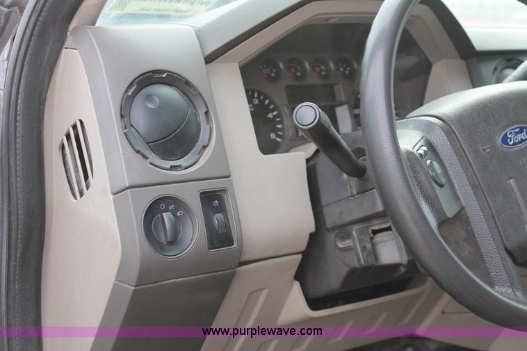 image for item H8408 2008 Ford F550 XL Super Duty flatbed service truck