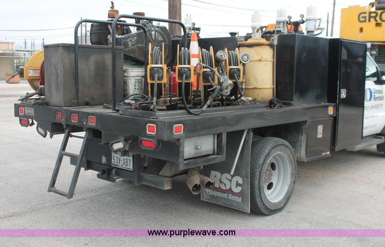 image for item H8408 2008 Ford F550 XL Super Duty flatbed service truck