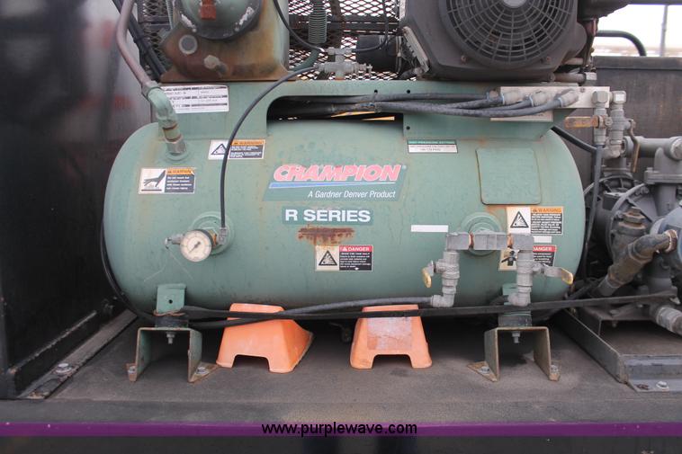 image for item H8408 2008 Ford F550 XL Super Duty flatbed service truck