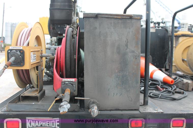 image for item H8408 2008 Ford F550 XL Super Duty flatbed service truck