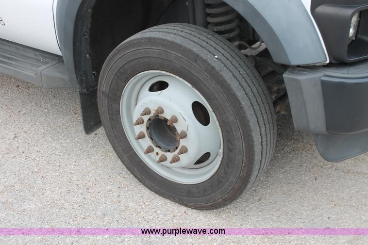 image for item H8408 2008 Ford F550 XL Super Duty flatbed service truck