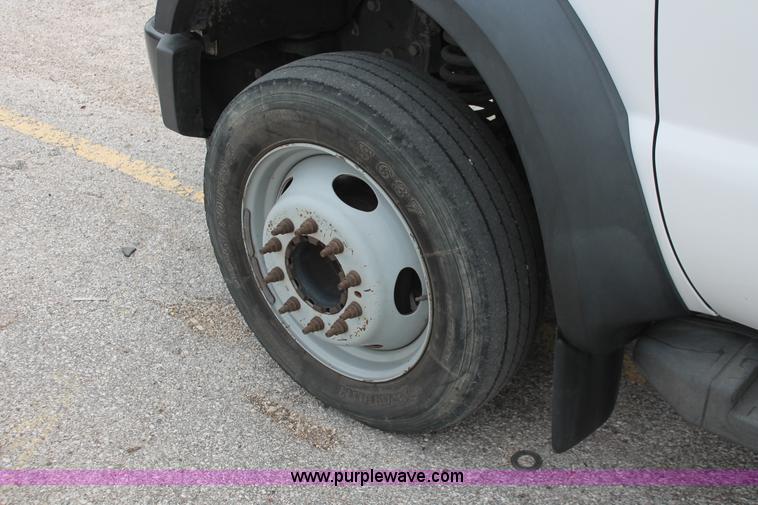 image for item H8408 2008 Ford F550 XL Super Duty flatbed service truck