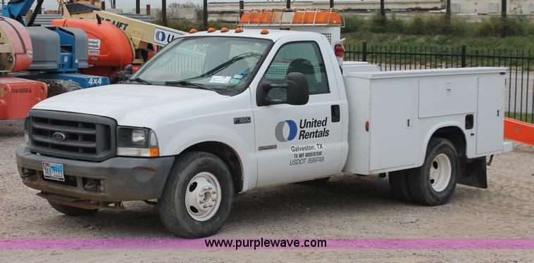 image for item H8409 2004 Ford F350 XL Super Duty utility truck