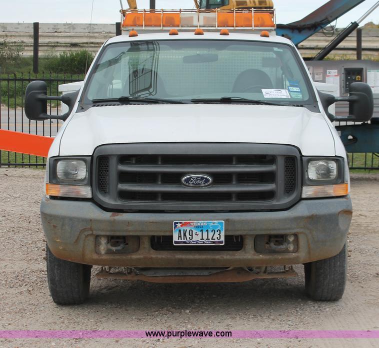image for item H8409 2004 Ford F350 XL Super Duty utility truck