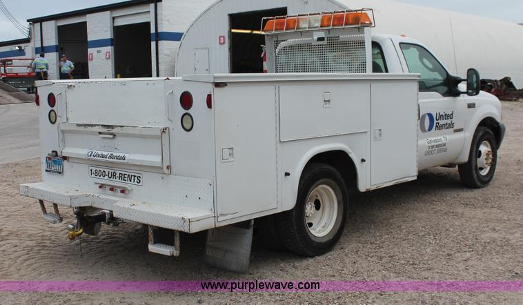 image for item H8409 2004 Ford F350 XL Super Duty utility truck