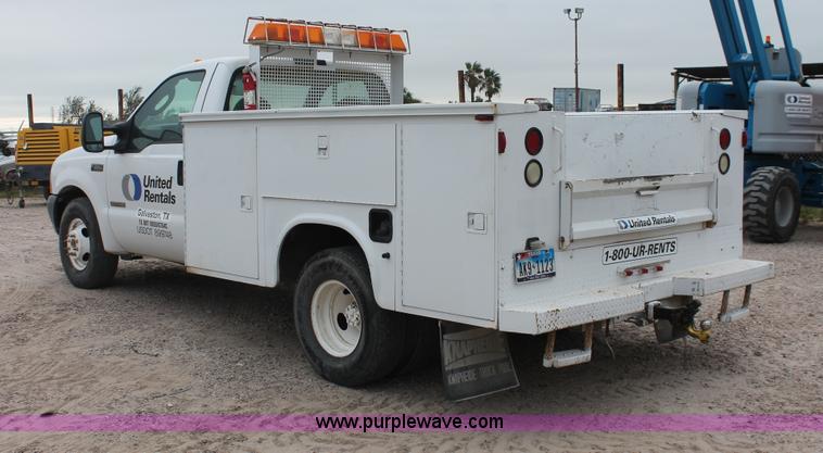 image for item H8409 2004 Ford F350 XL Super Duty utility truck