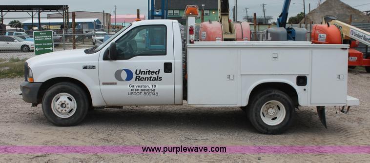 image for item H8409 2004 Ford F350 XL Super Duty utility truck