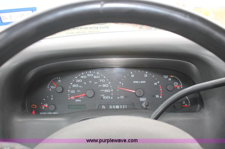 image for item H8409 2004 Ford F350 XL Super Duty utility truck