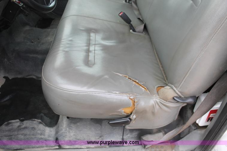 image for item H8409 2004 Ford F350 XL Super Duty utility truck